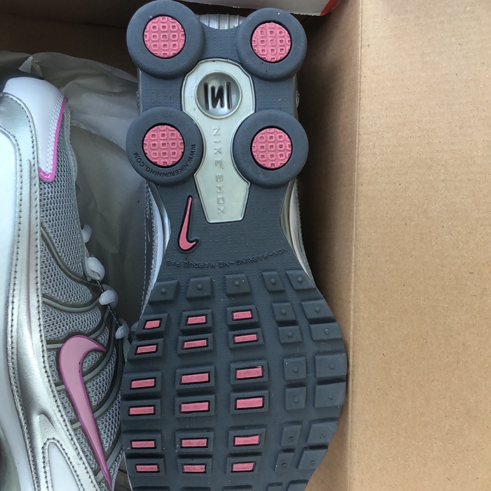 Preowned  Women’s Nike Shox Turbo 7 Excellent like new 5.5Y retired - Picture 4 of 7